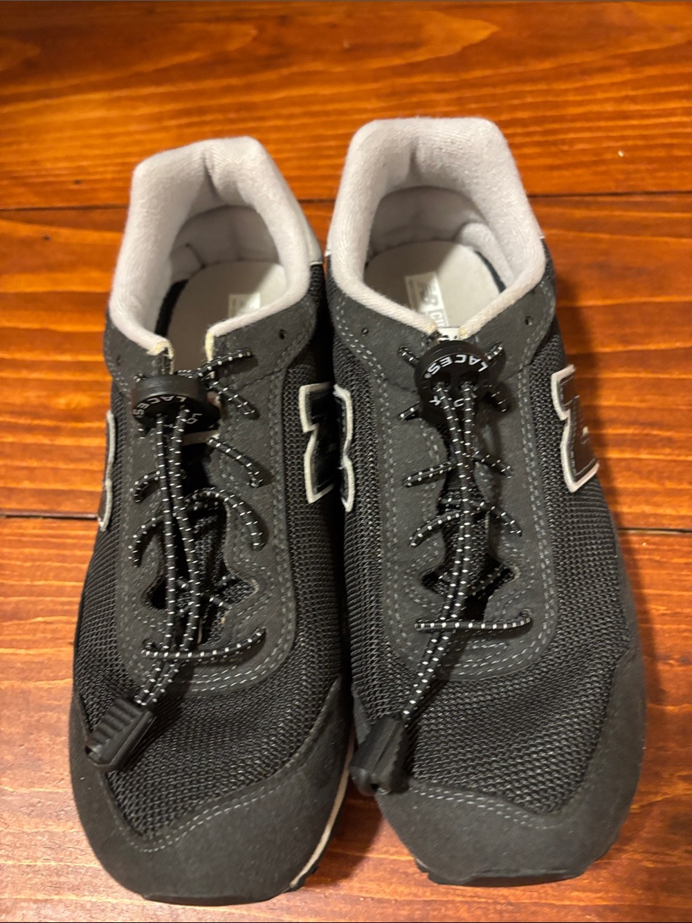New Balance Men's Black Lace-Closure Sneakers